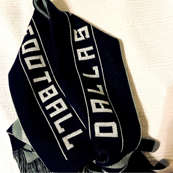 FOCO Navy Dallas Cowboys Glove & Scarf Combo Set - Picture 3 of 5